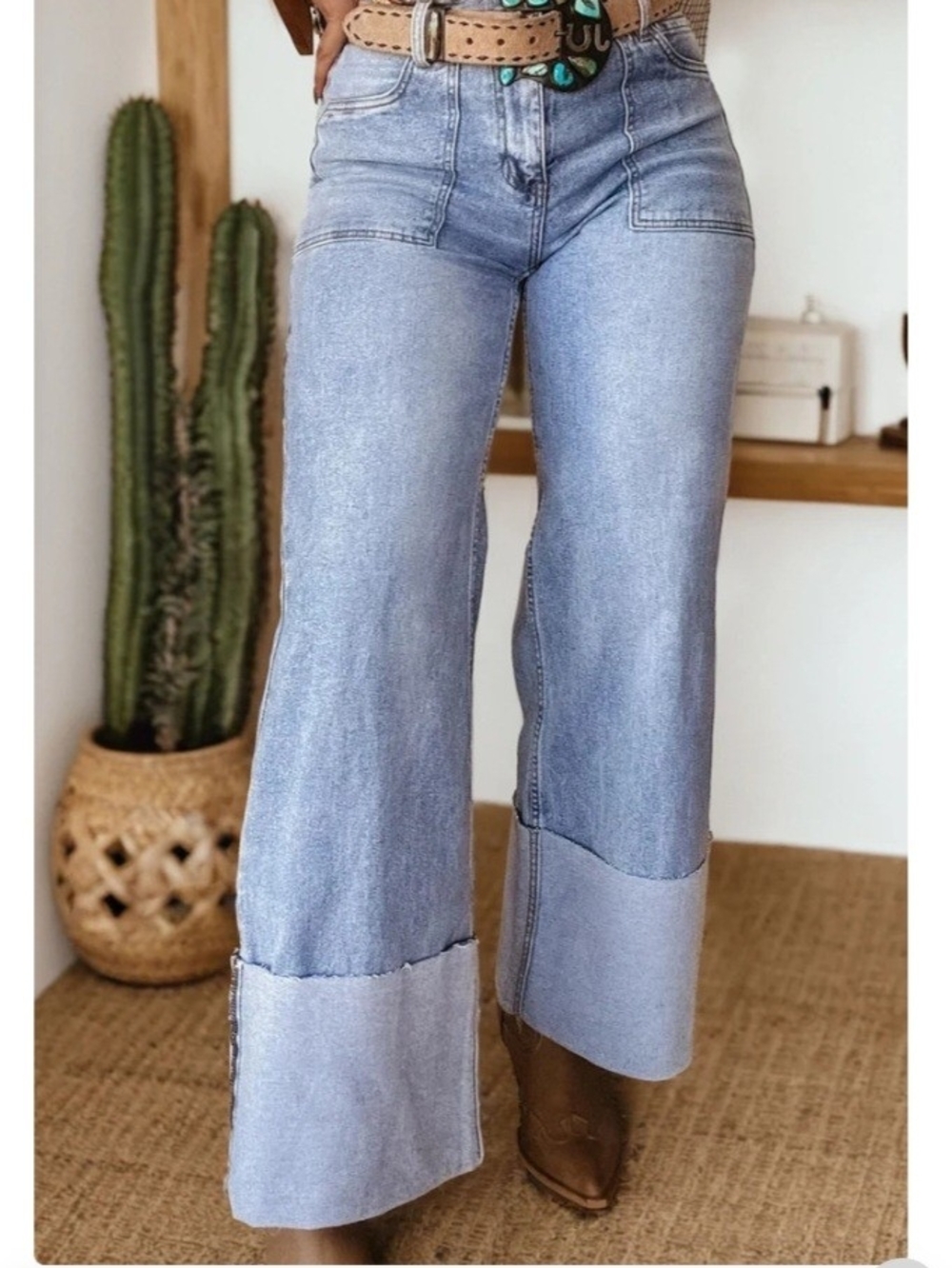 Light Wash Wide Leg Turn Up Cuffed Women Jeans - Unbranded